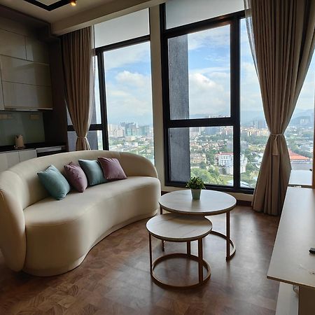 Expressionz Designer Suites Host By Aurora Premium Stay Kuala Lumpur Esterno foto