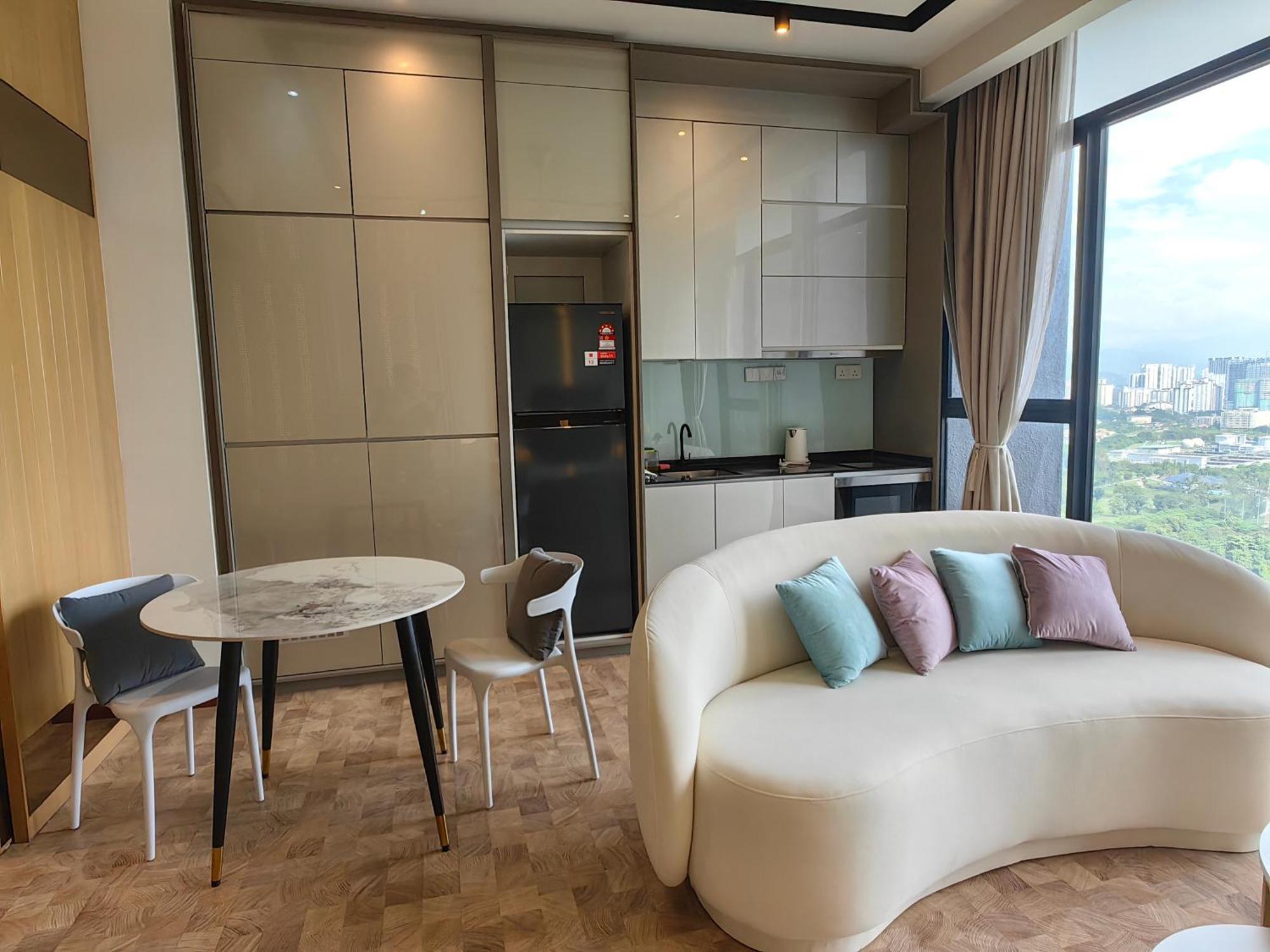 Expressionz Designer Suites Host By Aurora Premium Stay Kuala Lumpur Esterno foto