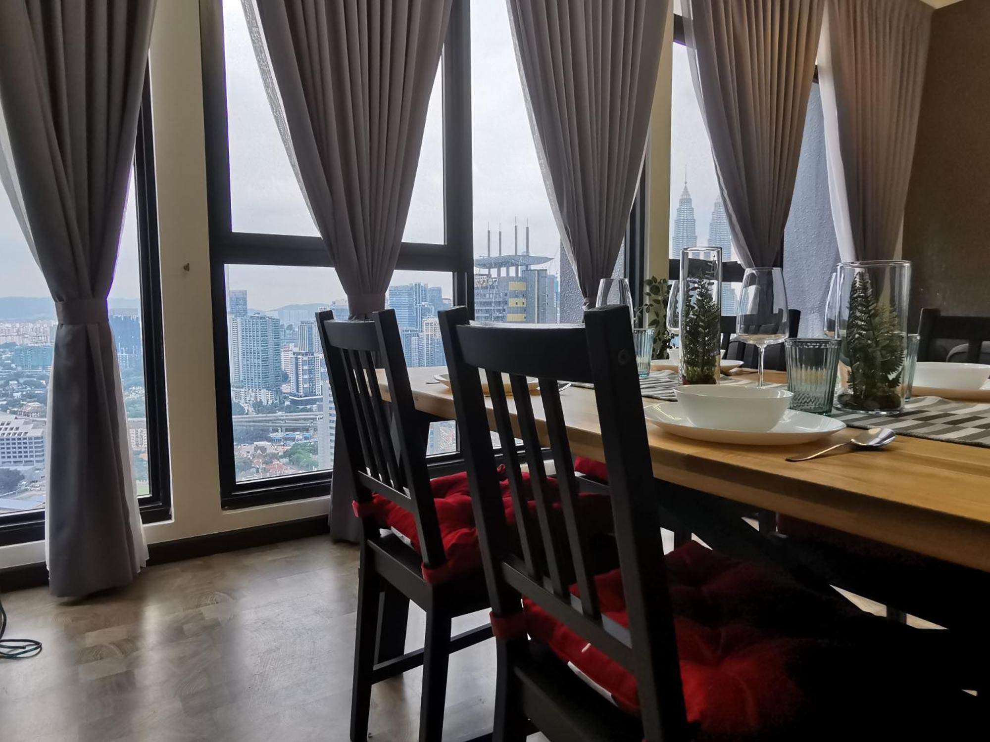 Expressionz Designer Suites Host By Aurora Premium Stay Kuala Lumpur Esterno foto